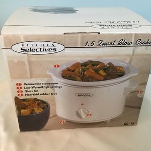 Kitchen Selectives 1.5 qt quart slow cooker, crockpot, white, NWT